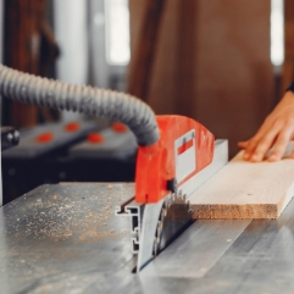 the-carpenter-works-with-a-tree-YUPRN34-1024x1024